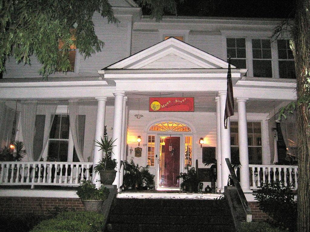 Inn Upon Moon River Plantation Chester Eksteriør billede