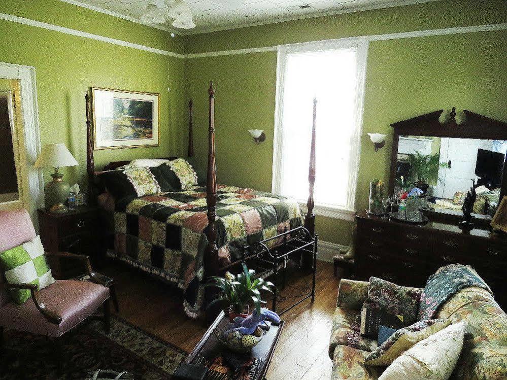 Inn Upon Moon River Plantation Chester Eksteriør billede